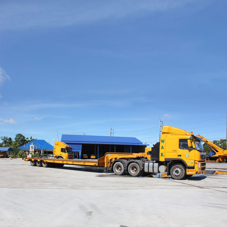 Lowbed trailer ( 8.5-20mL x 2.5-3.2mW x 0.8-1.1 mH)3 Axles-Line